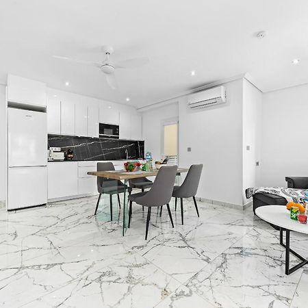 Apolo Beach Front - Sea View Luxury Apartment 托雷维耶哈 外观 照片