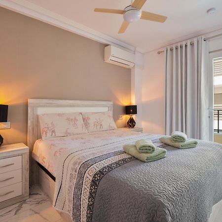 Apolo Beach Front - Sea View Luxury Apartment 托雷维耶哈 外观 照片