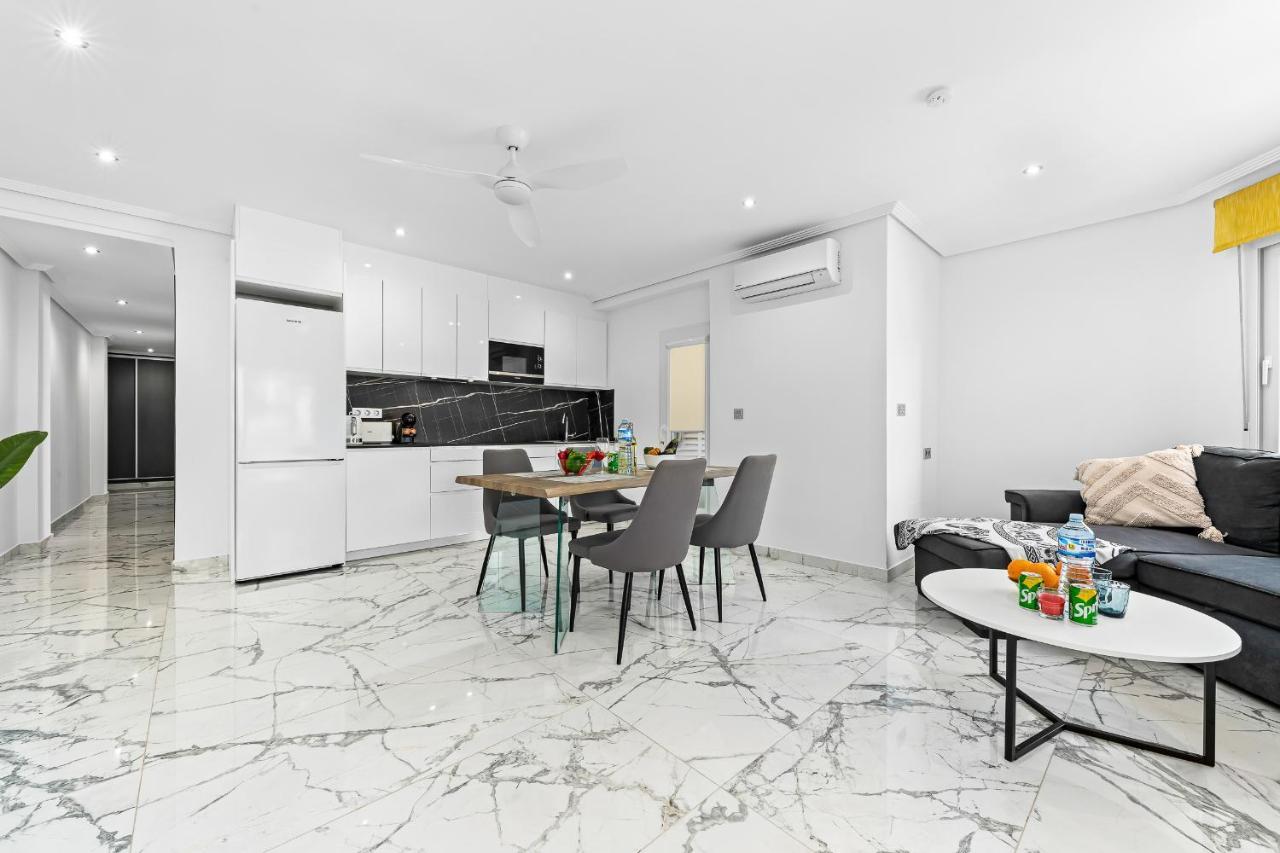 Apolo Beach Front - Sea View Luxury Apartment 托雷维耶哈 外观 照片